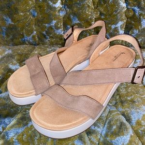Koolaburra by UGG SIZE 11